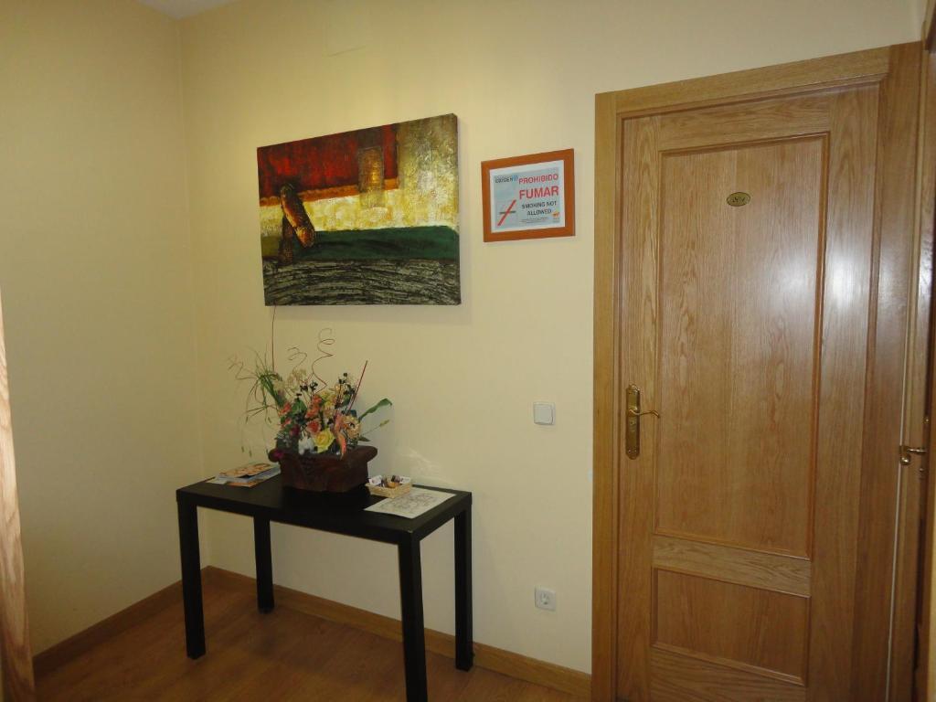 Hostal Las Cortes มาดริด ภายนอก รูปภาพ